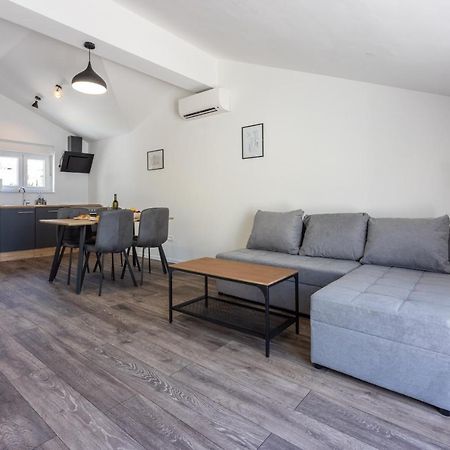 Luxury Apartments Lovorka 3 & 4***/**** Selce Exterior foto